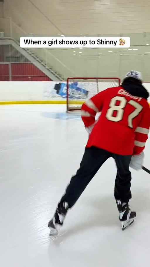 Bro I’m telling you she wanted me 

#hockey #hockeyplayers #funny