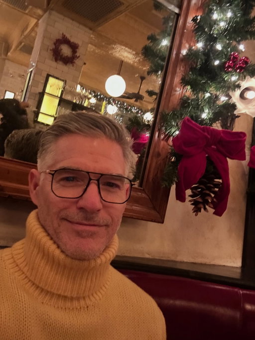 From Sunday to Sunday🎄✨#events #strangerthings #holidays It was a week of magic, teamwork and the beauty of this amazing city.

From @pastisnyc to @ralphlauren to @strangerthingstv to @amcnetworks plus a few surprises in between. 

Thank you to @swisherproductions for asking the @15l40 team to partner on the special @strangerthingstv screening. It was a joy to help @amcnetworks with this holiday party.