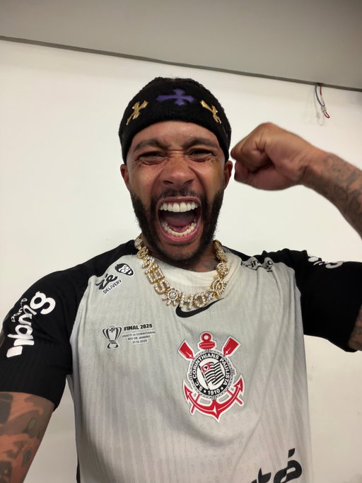 A selfie do nosso 🔟! 👉🦁👈

#TETRAPoderosoTimão
#VaiCorinthians
