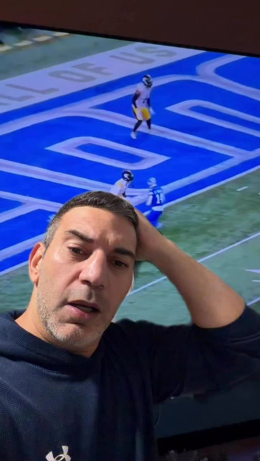 I would confidently say that the Lions got screwed hard by the NFL refs here! 

Was this pass interference by Amon-Ra? Or nah!?

#nflnews #lions #nflfootball #steelers