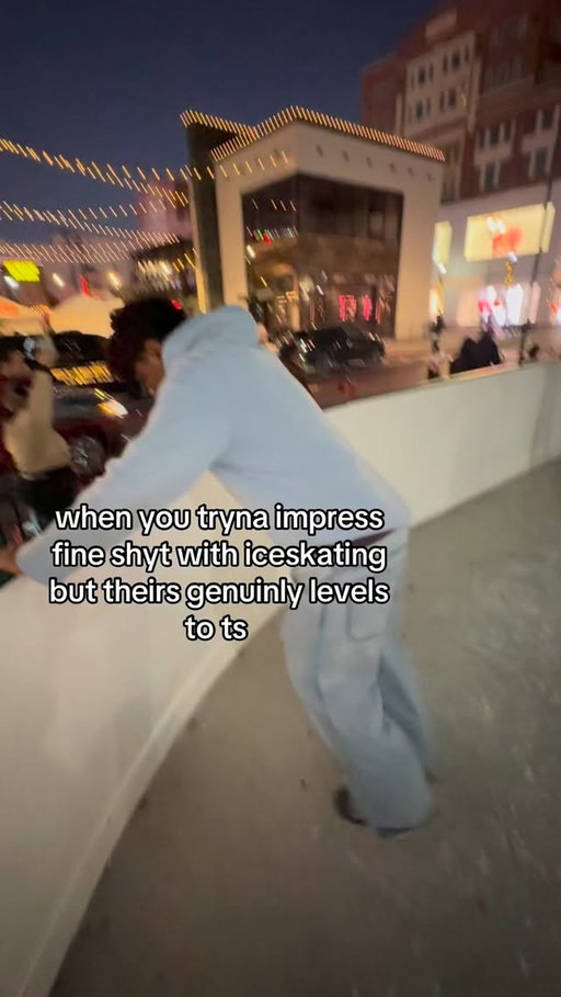 guys i can skate dw#iceskating #skating #fineshyt #winter #relatable #bro #winterbreak #christmas #gloving #sliding #niche