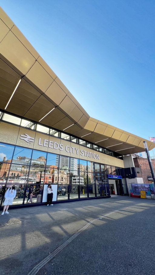 It’s a love/hate relationship with platform 16 😂

🎥: bebethomas

#visitleeds #platform16 #leedstrainstation #leeds #fyp