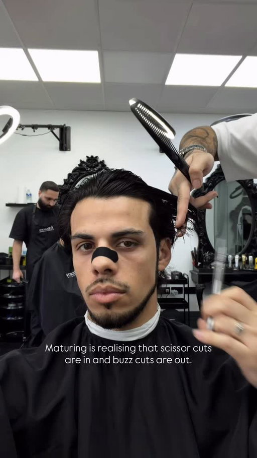 Sorry but…time to grow up 🫣

#menshaircuts #slickback #scissorcut