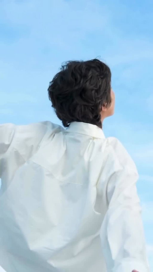 @pantonelatinoamerica Descubre el detrás de cámaras del Color del Año Pantone 2026, PANTONE 11-4201 Cloud Dancer.

Una coreografía de luz, movimiento e intención se unieron en el set para dar forma a este momento.
Cloud Dancer es una invitación, una pausa tranquila, un lienzo abierto, un espacio donde la creatividad puede surgir.

#pantonera #clouddancer #colordelaño