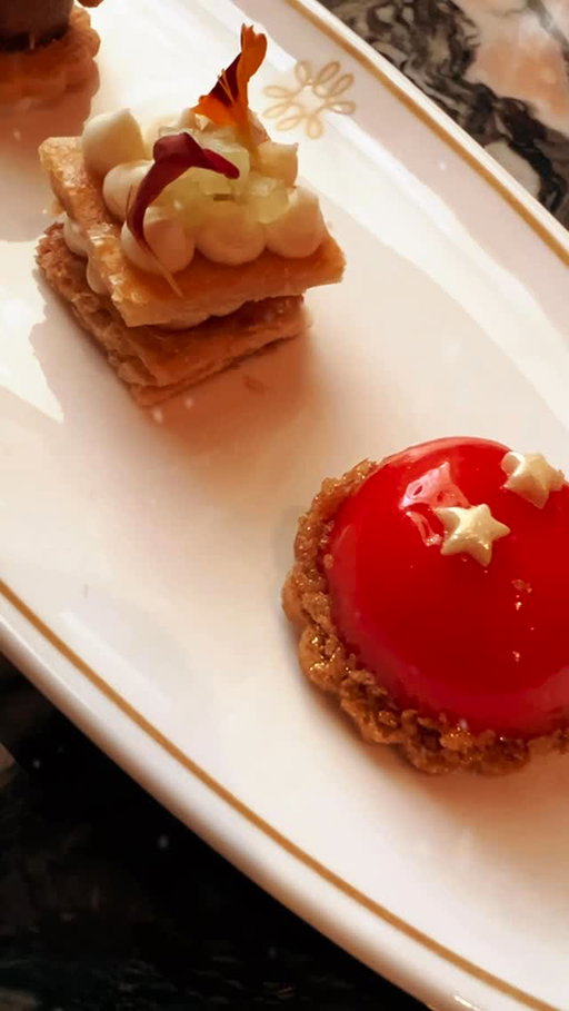 We had an absolutely amazing group of stunning, accomplished women from all walks of life at the @HoustonFoodFinder Sunday afternoon Merry Tea Time at @MarigoldClubHTX! 🫖 It was an honor to spend time with them and get to know them. More than one of us left lucrative positions to start our own businesses. 👸🏽 One runs a charitable arm of a major oil and gas company, and there was also the head of a luxury travel service, a retiree who loves going out and a professional matchmaker! 💘

Creating a place where people can get out and enjoy Houston’s top bars and restaurants, such as The Marigold Club, which was Michelin-recognized this year, is one of my favorite things. 🌼 My favorite parts were the tea service — our group tried three kinds — the Wagyu Pastrami tea sandwich (I could take down a full-sized one… rich and flavorful!), the mini scones (wonderful texture… some of the best I’ve ever had) and the little desserts. 

☕️ 🥮 You can enjoy high tea at The Marigold Club Friday through Sunday from 10:30 a.m. to 2 p.m. Reservations are required. Thank you to the staff at The Marigold Club, owner/Master Sommelier @JuneRodil, and Bryan Gonzales and Sydney Prior of @GiantNoise for accommodating and helping coordinate￼ our event. 🎉

#Houston #HoustonTX #HoustonFood #HoustonRestaurants #HoustonBars