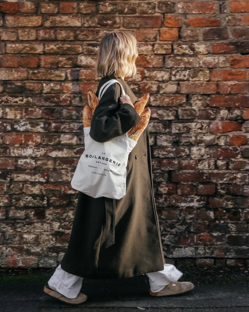 It’s coming up to Christmas🎄
Make sure you are all stocked up✨
La Boulangerie Tote Bag-uettes🥖 
Both sold in store and make the perfect present🎁 
#boulangerie #french #artisan #christmas #bakery #cheltenham #cheltenhamfoodies