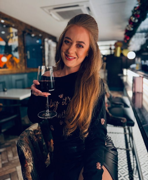 What a fabulous evening at @sixbynicoleeds 🍷🎄 

Such an amazing service, gorgeous food, and tons of fun! ♥️ I loved the Scrooge “Golden Coins” and “Tiny Tim’s Feast”, Polar Express “All Aboard”, and the Home Alone “Sticky Bandits” the most, but the Scot in me also loved The Snowman “Walking in the Air” purely down to the Irn Bru sour 😍 

I can’t wait to go back again 🥰 

#leeds #food #loveleeds #christmas #christmasnightout #love #finedining #instagood #instaglam #sparkle #Scotsfam #IrnBru