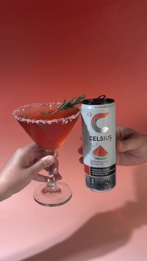 We heard everyone on the nice list is sipping Watermelon CELSIUS with a peppermint twist 🎁⚡

Recreate our Sparkling Watermelon Wonderland Mocktail: 
- Sparkling Watermelon CELSIUS 
- Pomegranate Juice 
- Cherry Juice 
- Peppermint Extract 
- Candy Cane Garnish