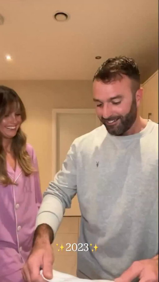 After years of heartbreak, loss and longing, I can’t quite believe I get to write these words and share this news 🥹
It’s finally our turn 🤍

IVF has given us our little Christmas wish and, all going well, our rainbow baby will be coming this summer 🌈 👶🏼 ✨

These clips hold so many emotions for me. Excitement, hope, the month-after-month disappointment, and the kind of love that keeps you trying again when you don’t know how you’ll get back up after a loss.

I’m still nervous, because I’ve been at this stage before. But today I’m letting myself breathe and share this tiny piece of hope with you all.

To anyone going through loss, or still longing to hold a baby, especially at Christmas, I’m holding space for you. I know how heavy this time can feel when your heart is still waiting. 💛

Here’s to hope, to science and to finally saying the words I’ve waited so long to say 🥹🥰🤍✨

#3rdtimelucky🤞🤞🤞

#ivf #ivfjourney