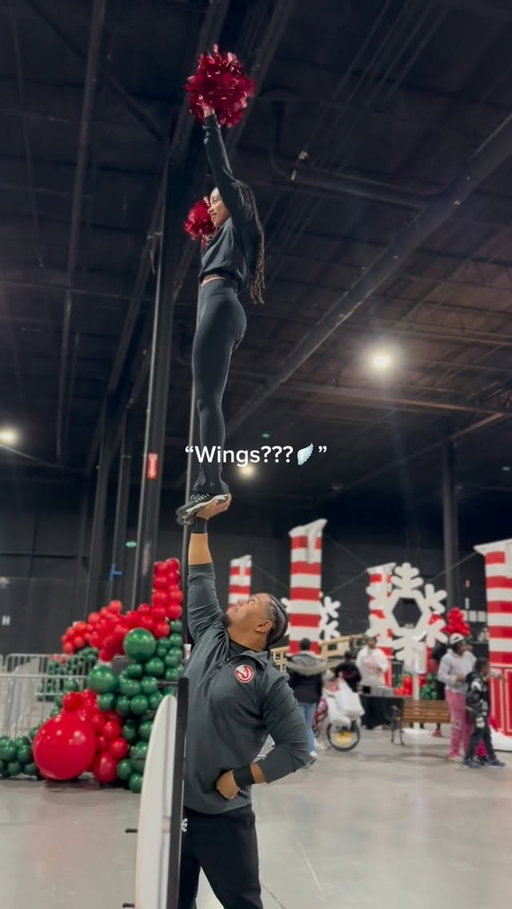 my special super power 🪽📣🤸🏽✨

stunt partner @internationalelliott 
-
-
-
#cheerleading #curlyhair #stunt #nba #explore