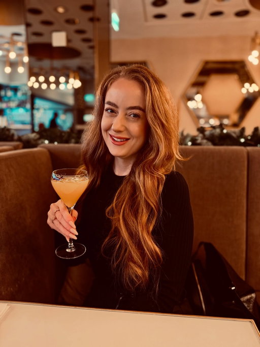 Gorgeous overnight stay in Leeds with a complimentary upgrade to a suite, too. Well and truly got the princess treatment - thank you 🫶🏻👑💖 

#leeds #christmas #christmastime #loveleeds #leedschristmasmarket #christmasdecorations #fizz #victoriaquarter #hotel