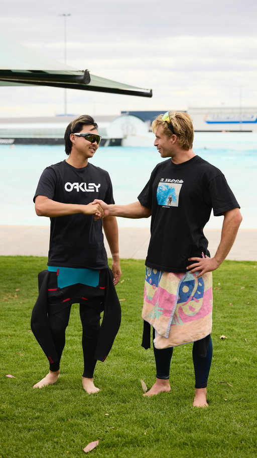 Fresh off the Australian Open ⛳️, @minwoo27lee swapped the fairway for the waves as @Ethanewing shows him the ropes. A day in Melbourne with @Oakleyaustralia, putting @oakleymeta Vanguard to the test.