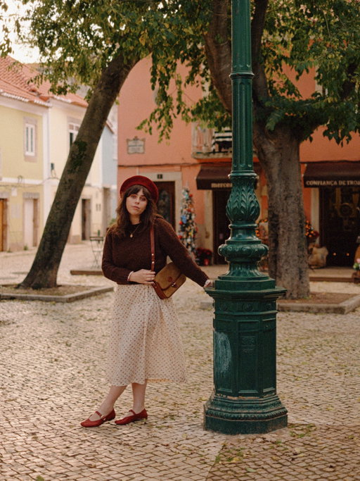 Pre-Christmas in Portugal. The perfect temperature for wearing just about anything you want (although anyone *from* Portugal may disagree, particularly my grandparents that most definitely blame my current flu on walking around the house barefoot), which for me meant an outing in my @ifonlyifnightwear nightdress. Off to pick up pastries. Feliz Natal! ♥️🤎 ad-gifted
