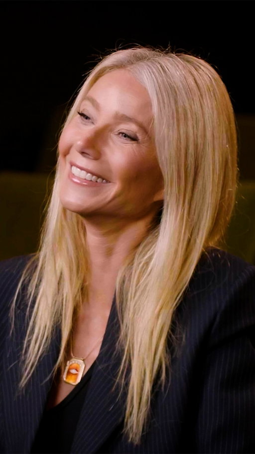 Can’t kiss and tell. @GwynethPaltrow reads fan reviews of her filmography from The Royal Tenenbaums to The Talented Mr. Ripley.