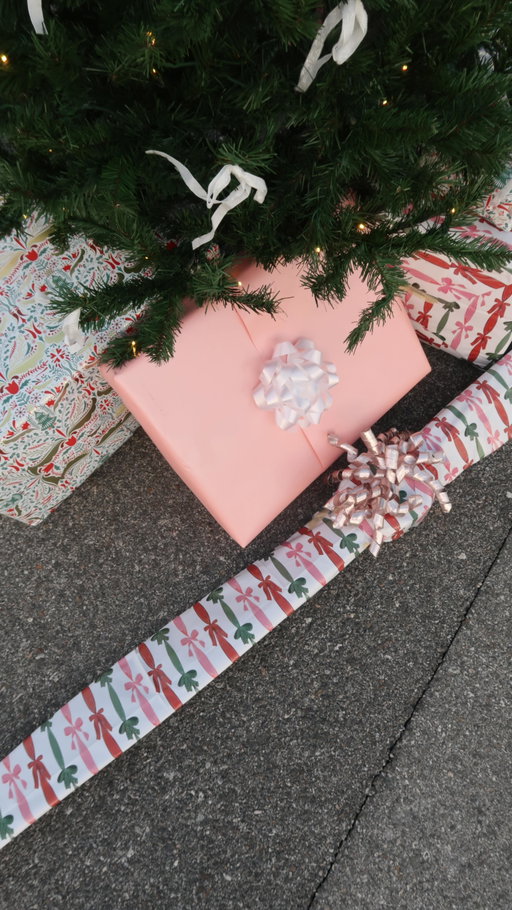 a prop-er Christmas present 🎄
