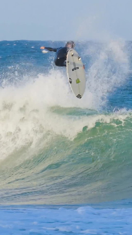 Backside Indy for / @snaptfive 
- 🎥 @bradylaw 

@salty_crew 
@monsterenergy 
@oakleysurfing 
@sharpeyesurfboards 
@creaturesofleisure 
@surfride