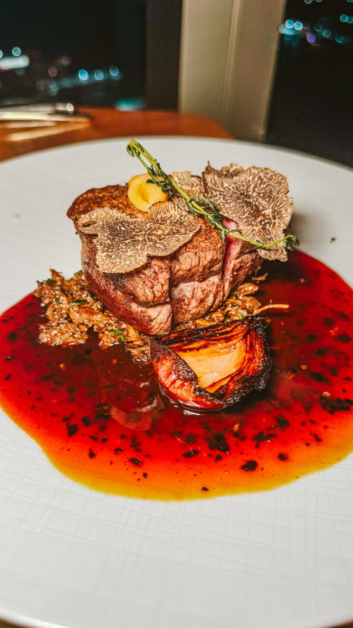 Officially adding this to my list of favorite meals of 2025 ✨
Last week, I finally dined at the stunning @peakwithpriceless, and honestly—the experience truly lived up to the name. Enjoying a high-quality, beautifully executed meal while taking in jaw-dropping views of NYC feels almost unreal.

My friend and I went with the three-course prix fixe menu, and every bite delivered. The lobster and steak were easily some of the best I’ve had in a long time, and when you pair that with top-tier service and an elegant atmosphere? Chef’s kiss.

I’m also so glad I finally made it to @edgenyc—even in 15° weather. Frozen hands and all, it was absolutely worth it 🥹 This was truly an experience I won’t forget.

💫 Save this for your next special night out in NYC.

3-Course Prix Fixe Dinner: $135
3-Course Prix Fixe Lunch: $89
2-Course Prix Fixe Lunch: $77

#NYCFoodExperience #LuxuryDiningNYC #nycdatenight #NYCFoodie BucketListDininG