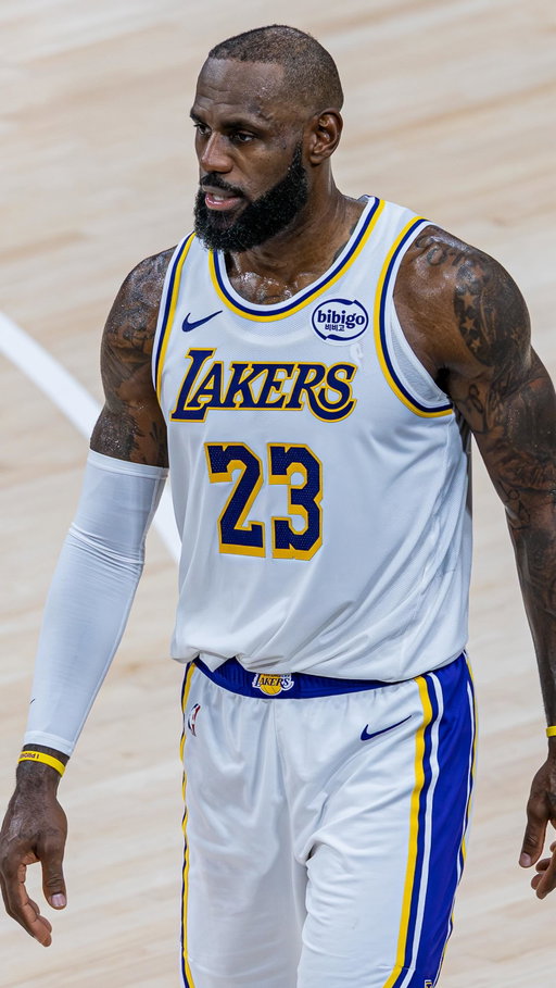 @kingjames 👑 @lakers 

🎥 @bzfilms83 

#fyp #foryou #foryoupage #basketball #bball sportsphotos  sportsvideography sportsvideo videography sportsproduction sportsfilmmaking actionfootage sportshighlights sportsphotography sportsvisuals sportsstorytelling