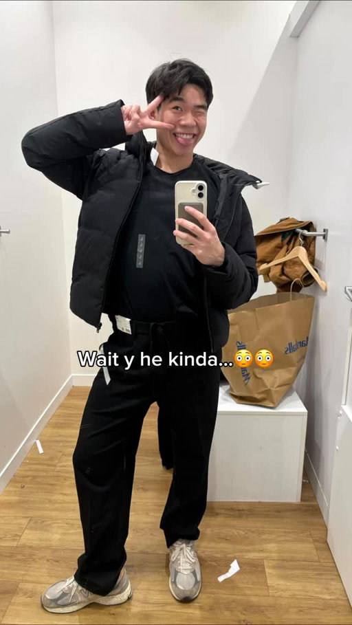 All Blacked out phantom fit check @esdeekid 
-
-
#performance #allblack #phantom #banished #fittingroom