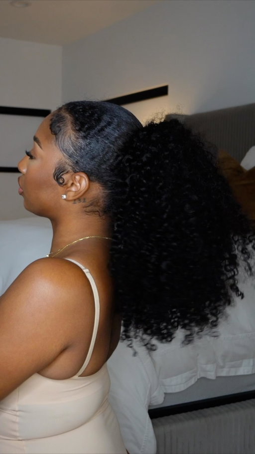 every girl needs to know how to do a quick slick back pony! 
Products: @got2busa 
Ponytail:
@curlsqueenofficial water kinky curly 3b/3c texture adjustable pony