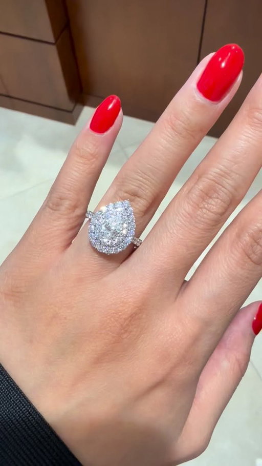 Dreaming of a white (diamond) Christmas💎
Shop holiday gifts at Jospeh-Anthony.
Open Christmas Eve from 10am-2:30pm✨