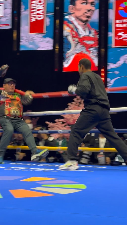 Willibaldo Garcia Perez nearly dropped his coach at the open workout 😂

IBF World Super Flyweight Title on the line this Saturday! 👀