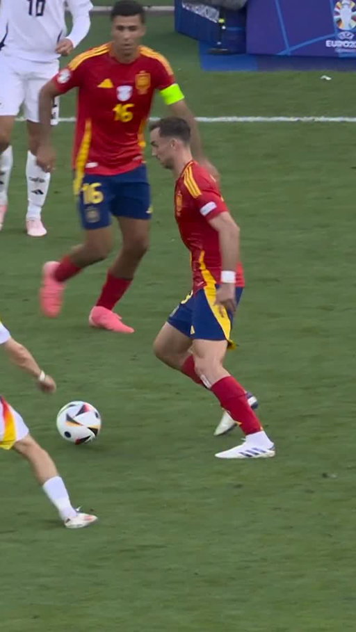 Fabián Ruiz taking out three players at once 🥵