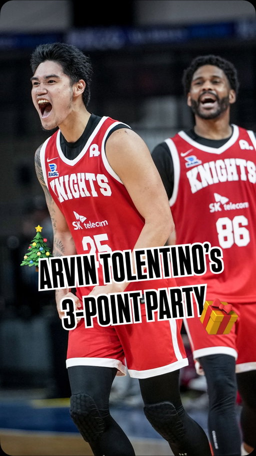 MAY PA-NOCHE BUENA PA SI @arvintolentino5 🤩🎄🎁

The @sk_knights_official bench was enjoying every single one of their gifts 💪🏻

#EASL #YourGame #TFBvsSSK #EASLxSpot