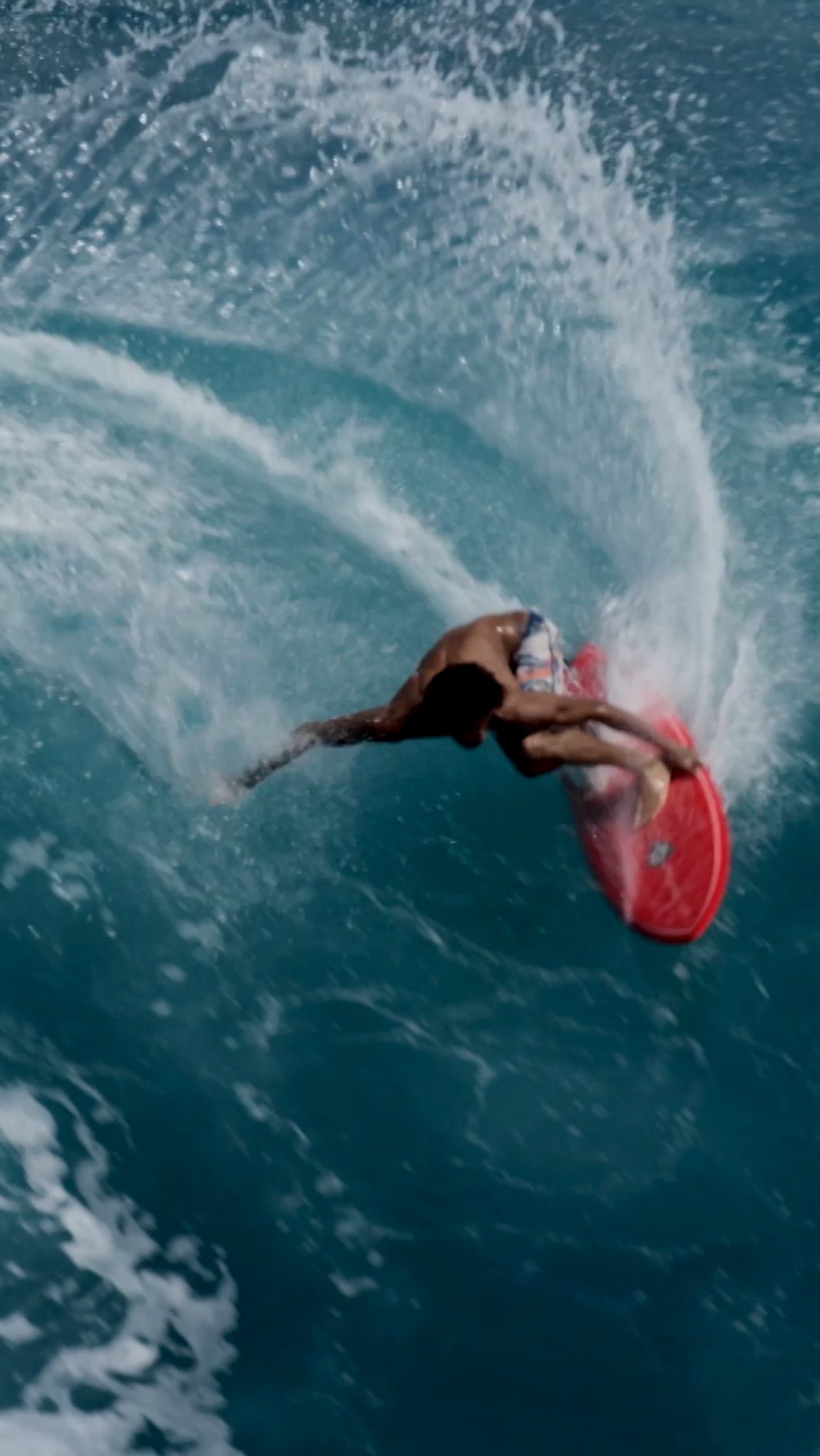 One of those films that makes you bail on everything and paddle out. 

@quiksilver‘s “Generations” is stacked with an all-time lineup and pure style. 
And that @mikeyfebruary clip is just the start.

Full movie on Red Bull TV.

#surf #movie