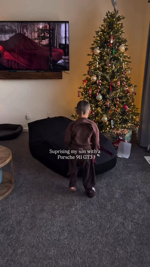 Moments like these make it all worth it. 😎 

#dadlife #porsche #christmasgiftideas #kidsstyle
