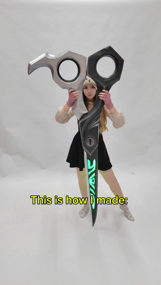 Can I kick these giant scissors like Riyo from #Gachiakuta ? Have you watched this anime yet?  #crunchyrollpartner, @crunchyroll @gachiakuta_o_en