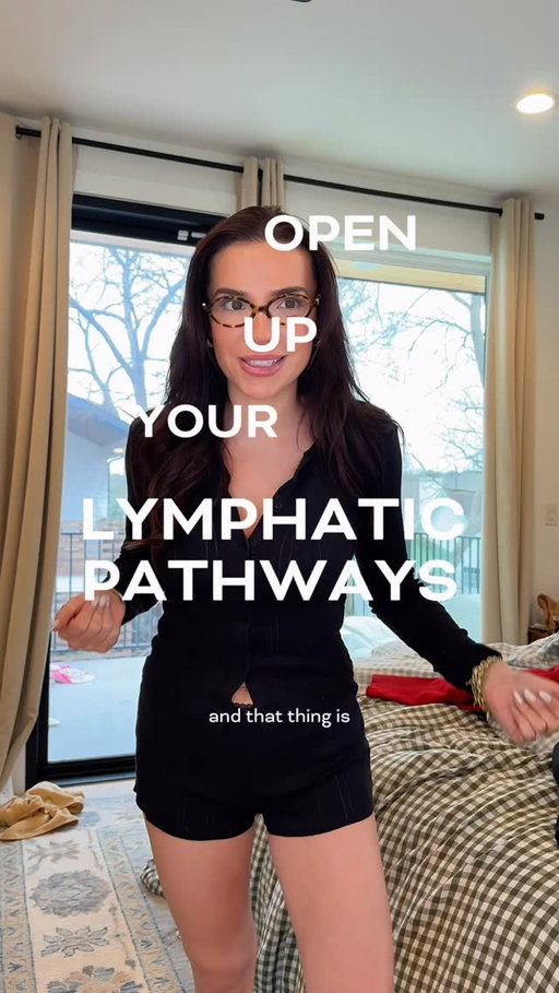 💆🏻‍♀️More tips in the caption! Your lymphatic system does not have its own pump. It relies on gentle movement to flow.
That’s why light massage over key lymph “choke points” can help support natural drainage and de-puffing.

Where to focus
Neck, behind the ears, underarms, just below the collarbone, behind the knees, and along the groin line.

How to do it
Use very light pressure, think skin-stretch not deep tissue. Always move strokes toward the nearest lymph basin, never aggressively rub. Slow, rhythmic motions for 30 to 60 seconds per area is enough.

Extra tips
Hydrate before and after, breathe deeply while you massage, and do this before skincare so your products absorb better.

What not to do
Do not press hard, massage swollen or painful areas, or perform lymph massage if you are sick, have an active infection, unexplained swelling, or a diagnosed lymph condition. When in doubt, ask a licensed professional.

Your face will feel lighter, less puffy, and more sculpted when your lymph is flowing the way it’s meant to.
.
.
.
#wellness #health