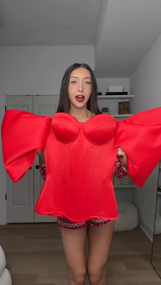 styling a red bow sleeve corset 🎁 
#fashionfinds #corset