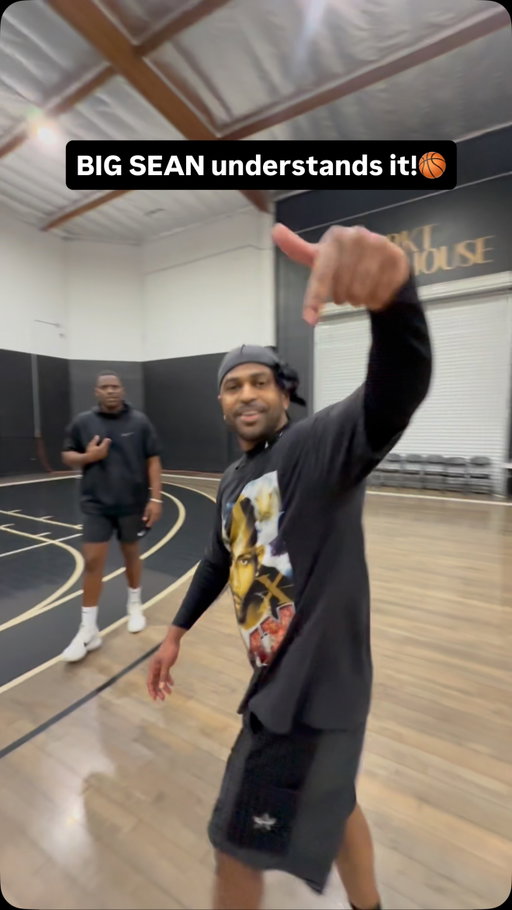 Big Sean understands it now! Trained for two hours straight to master The Art of Shooting.🎯🏀
-
Shooter: @bigsean 
Passer: @andrewmox21 
Trainer: ( @lethalshooter ) 
#NBA #Pistons #Detroit #LethalShooter