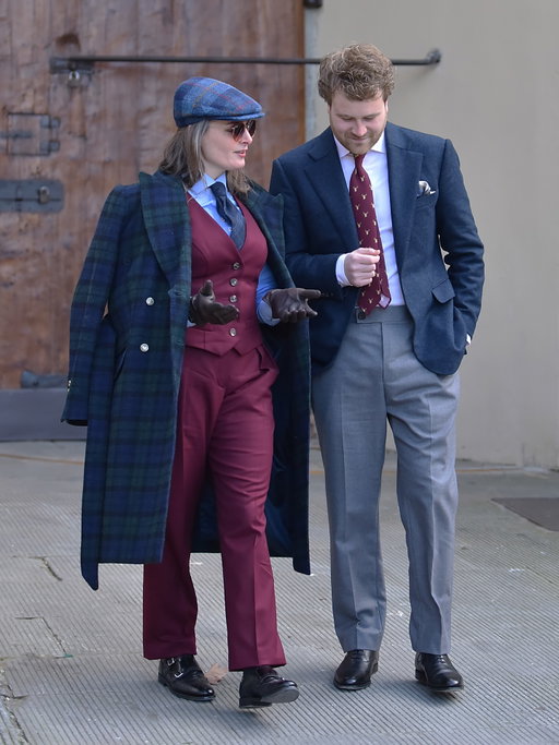 Bespoke tailors @eq_couture, and @antonkleermaker discussing tailoring at Pitti Uomo.

#pitti #pittiuomo #bespoketailor #sartorialist #menswear