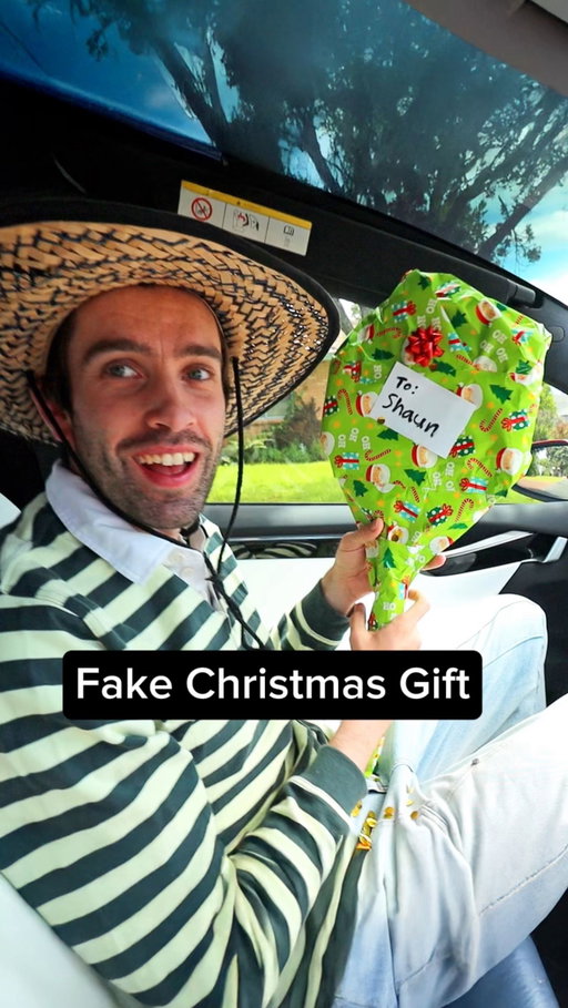 Hope everyone’s having an ebic Christmas! 🎄🎅

I just released a Christmas video on YT 
check it out LINK IN BIO 🙏

#christmas
#christmaspresent 
#presentideas 
#wrapping