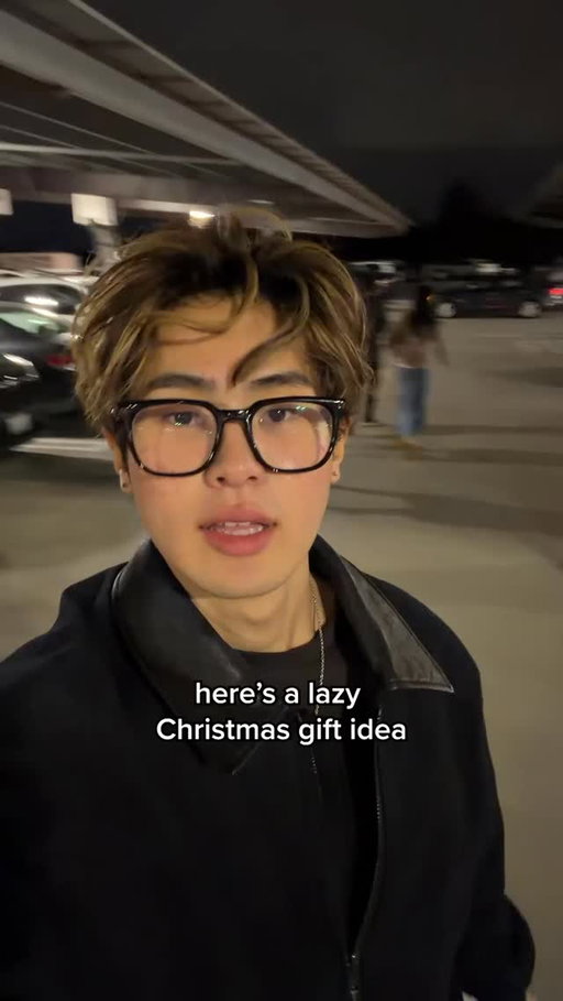 Merry Christmas everybody 🥀 I sincerely thought we were gonna go to target and maybe bath and bodyworks