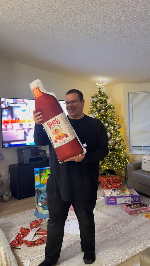 This was the perfect gift for Christmas 😍 there was absolutely nothing better than a 32oz @tapatiohotsauce his literal dream come true. I think I might have to place another order for Valentine’s this was so much fun to gift! @allaboutvibe ♥️ #custompillow #tapatio #gift