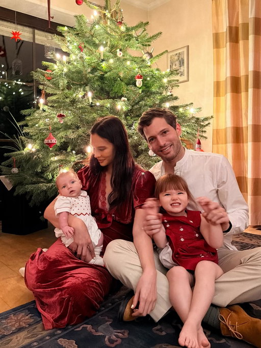 wholesome things for George’s first Christmas 🎀🤍