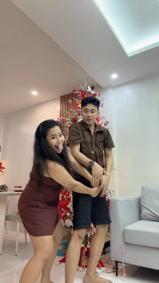 Merry Christmas Everyone! Napagtripan nanaman ako @baninaybautista 😆 HAHAHA Paskong pasko!