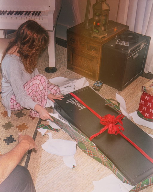The best gifts are the moments we share, the songs we play together, and the traditions we pass down. From our Gibson family to yours, may your holiday be full of music and joy!