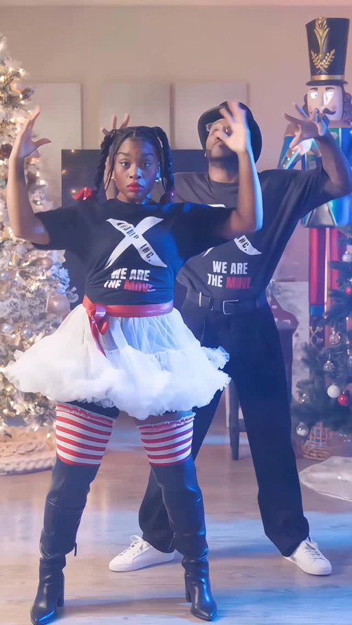 This is how you make CHRISTMAS BVCK 🎬🔥 

(Watch full film on YouTube, link in bio)
🎥: @isaiahshinn 
Music: @iamianchristian 

#krump #krumprevival #dancr #merrychristmas❤️