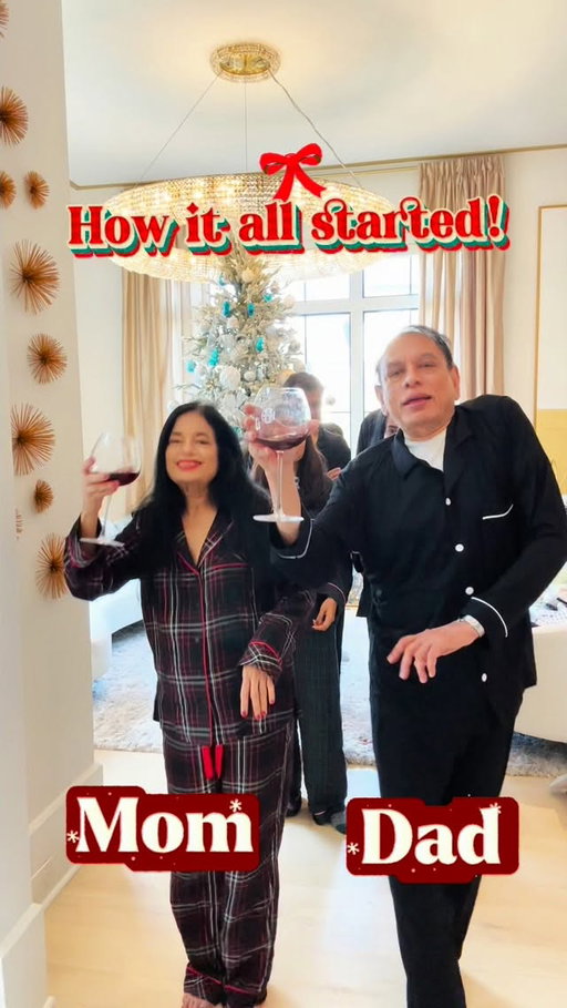 Merry Christmas 🎄from our family to yours!!! 🍷❤️🤌🏽

.
#anilasajja #contentcreator #southasianinfluencer #atlantainfluencer #lifestyleinfluencer @kiransajja_md @mathurarpana @aanya_mathur.04