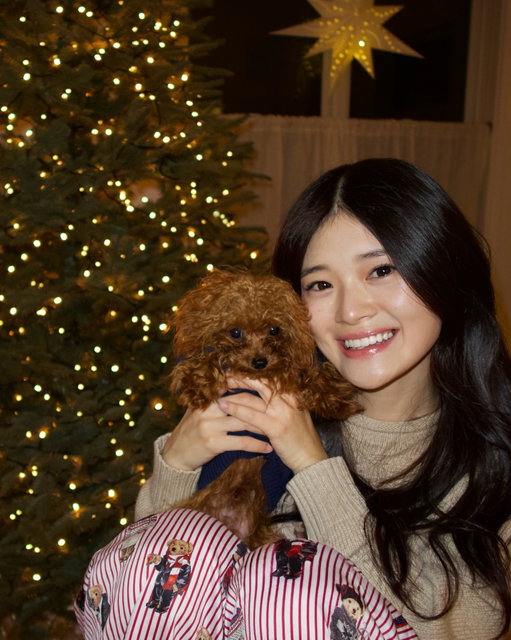 Our first Christmas with Rocky and his very first Christmas ever🥹🐾🎄
Wishing you a cozy holiday filled with love, warmth, and the people (and pups) you cherish most. Merry Christmas! 🤍✨
Love, Kika & Rocky🐾