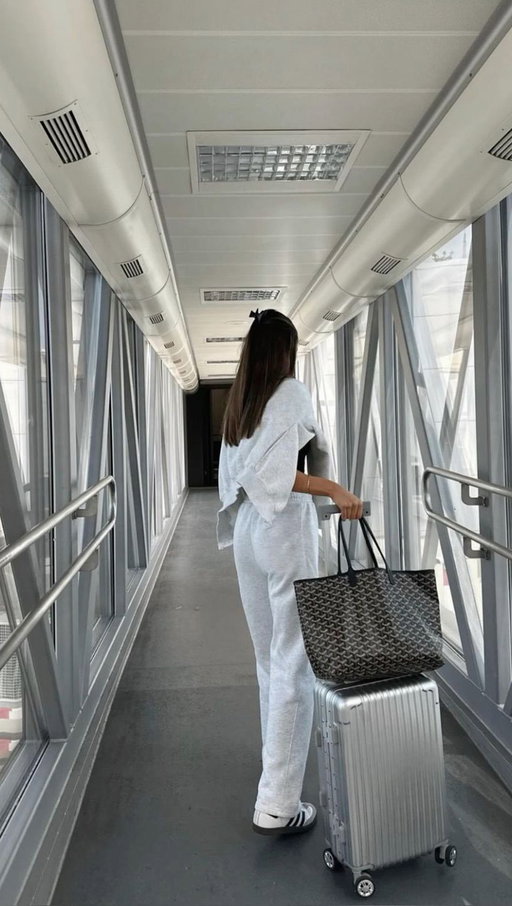 save this if Miami is on your list in 2026 🌴🤍

fave spots to go: 

@joeandthejuice 
@puravidamiami 
@elbagel 
@uchirestaurants 
@joiabeach 

#miami #miamitravel #travel