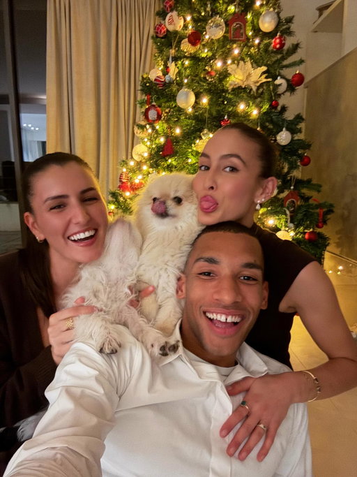 Merry Christmas and happy holidays from the sky 🎄✈️ 🇦🇺

Recharged with good family time and ready to get going in Australia 🙏🏽