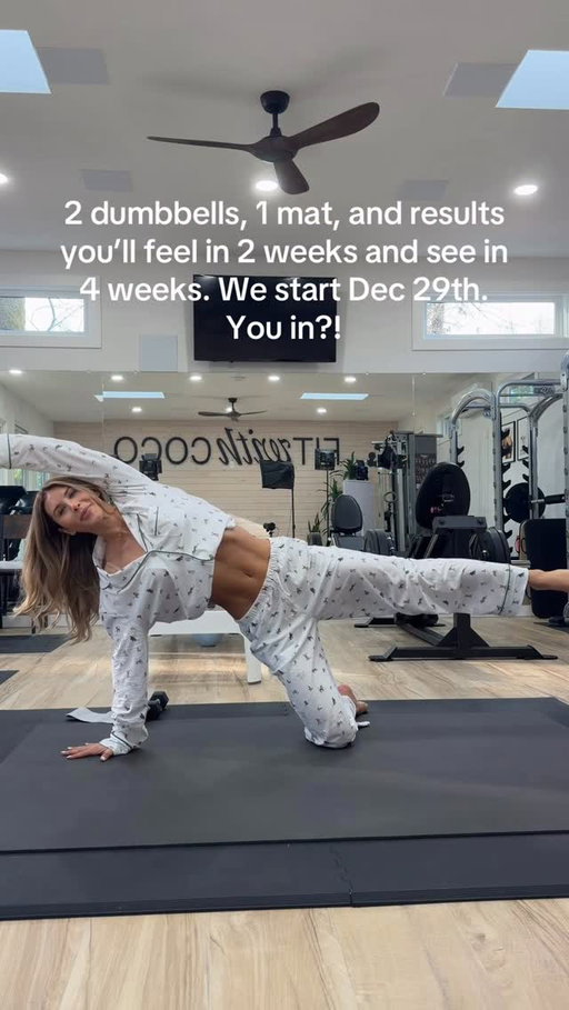 MERRY CHRISTMAS ❤️🎄!!! My favorite workouts and community on the planet!!! I’m so thankful for you all!! These workouts have transformed my life, body, and mindset and I’m forever grateful!! We start the Winter Refresh program on Monday, December 29th! This 1 week deload will be the perfect reset before we start the first challenge of 2026, Transformation on January 5th! So much coming and I’m SO excited 🥳😍

Must be a member to Fit with Coco to have full access to the platform to join challenges - progressive strength x pilates workouts, meal plan, wellness guide, coaching, and community!! 

Who’s ready?! LETS GOOO ❤️🎄✨🥳 

#fitnessmotivation #dumbbells #dumbbell #liftweights fitnessmotivation athomeworkouts goals pilates pilateslovers upperbodyworkout athomeworkout upperbody workoutmotivation pilates