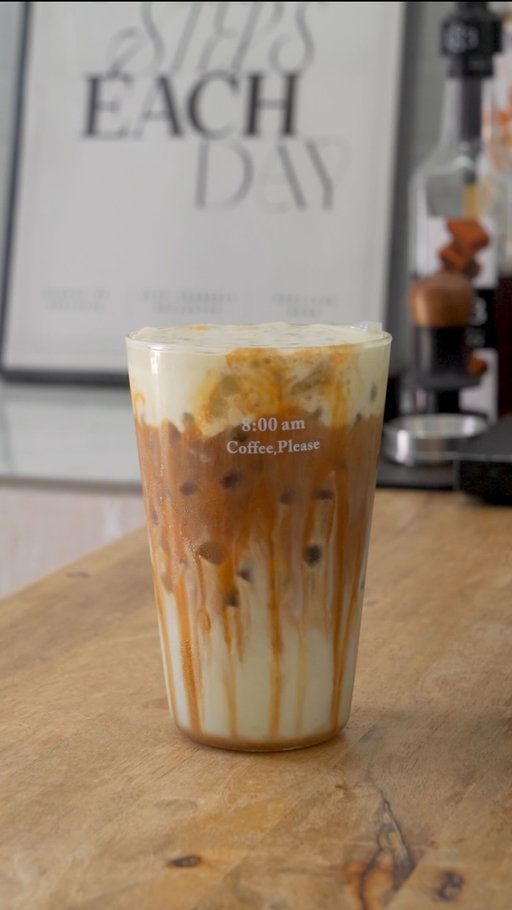not saying it’s the best thing ever… but it kinda is 😏

Iced Pistachio Cream Latte with homemade pistachio milk, and yess made this for myself… might make it again tomorrow and another tomorrow 🤏🏻

— 150ml homemade pistachio milk
— Double shot espresso
— Drizzle some caramel sauce 
— Pour pistachio cream 

Pistachio cream ;
— 30ml whipping cream 
— 10g pistachio spread 
— Froth until it fully combined

.

#icedpistachiolatte #pistachiocreamlatte #creamyicedcoffee #cafeathome #coffeegram