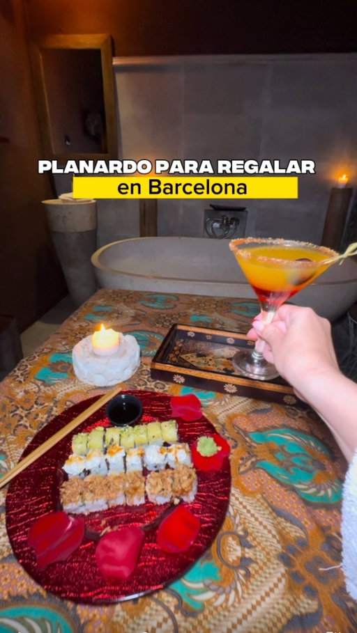 Publi ✨ Te traigo EL PLANARDO de estas fiestas: para disfrutarlo tú o para cuando sigues sin saber qué regalar.
Quedas increíble, aciertas seguro y sin darle mil vueltas (El auténtico salvavidas navideño 😌)

💆🏻‍♀️¿Te imaginas un masaje relajante en una habitación privada, con cama balinesa y bañera, bandeja gourmet de sushi recién hecho y cóctel incluido con tu persona favorita al lado? 

🕢 1h de duración 

🎁Y ahora lo puedes regalar en modo tarjeta regalo. Cero tallas, cero cambios, cero dramas. Ese plan que regalas “por salir del paso”… y acaba siendo EL REGALO 😉 

📲 Puedes reservar esta y muchas otras experiencias desde la app de @fever_es .

💸 y con mi Código: WONDERWORLDS10 
Tienes un 10% de descuento en todas las tarjetas regalo de Fever.

De nada por salvarte la Navidad 🤩

#barcelona #gift #feverambassador #spa #planesenpareja