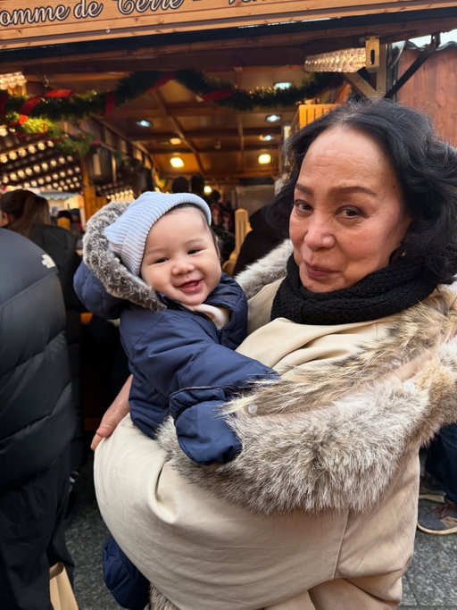 Maxi’s first Christmas, spent in one of the most magical towns, with some of the people I love most , eating all the most delicious meals — how can I ask for more🎄💗 

I remember the first time I came to Strasbourg for Christmas in 2013 I told myself I’d bring my future kids here 😍 

Merry Christmas everyone 🤍